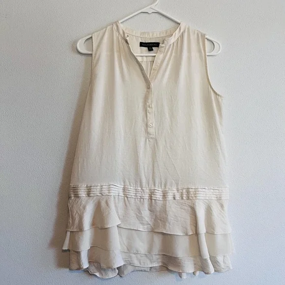 Banana Republic Blouse Womens XS White Sleeveless Henley Tiered Ruffle Tunic Top - Picture 1 of 4
